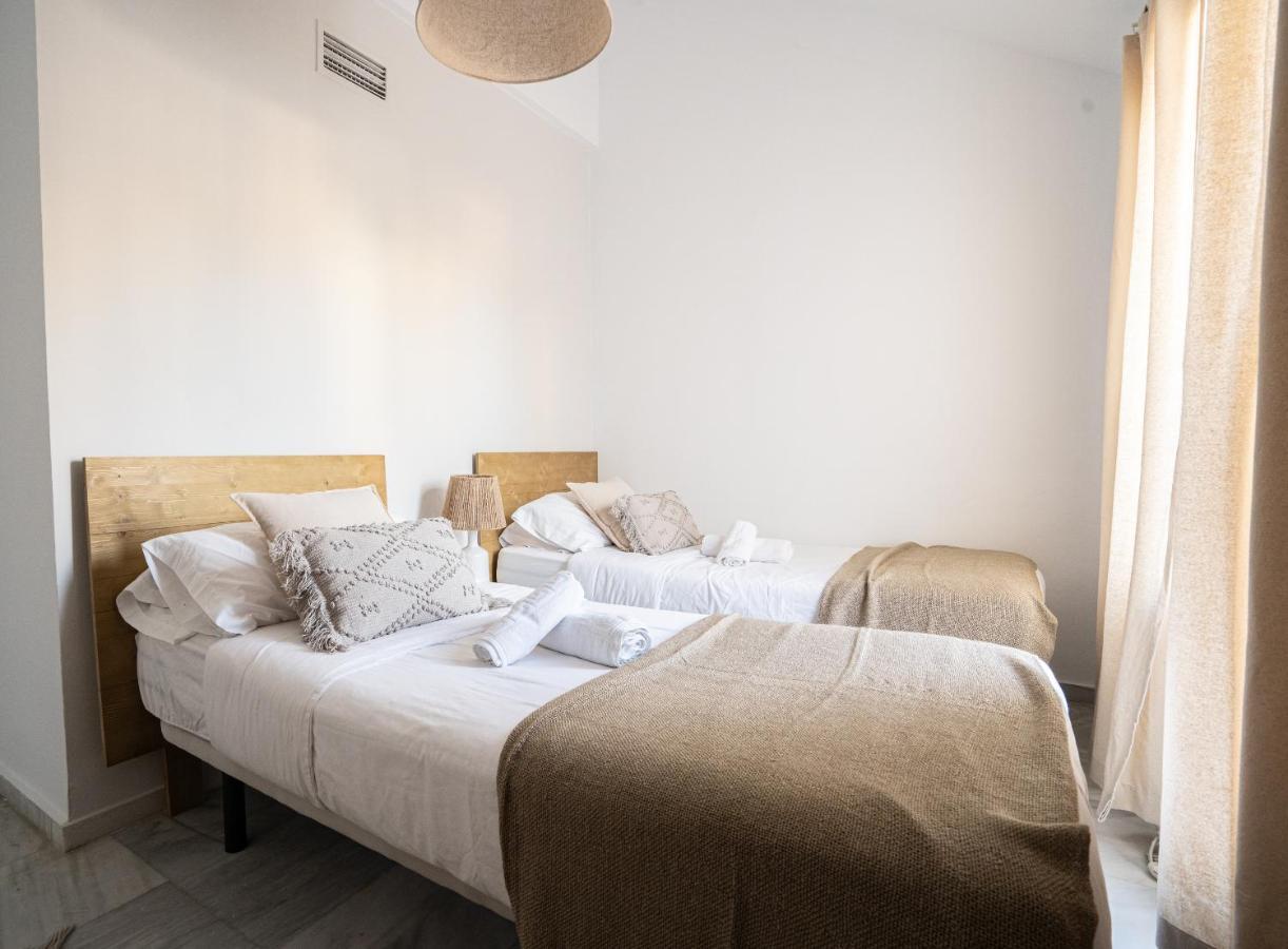 Stay U-Nique Apartments Plaza Constitucion Malaga Exterior photo