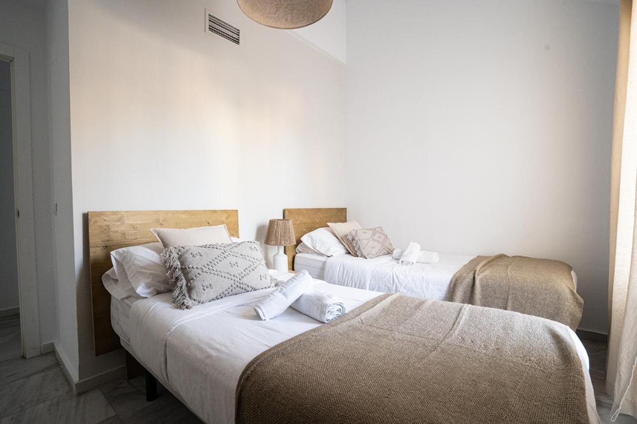 Stay U-Nique Apartments Plaza Constitucion Malaga Exterior photo